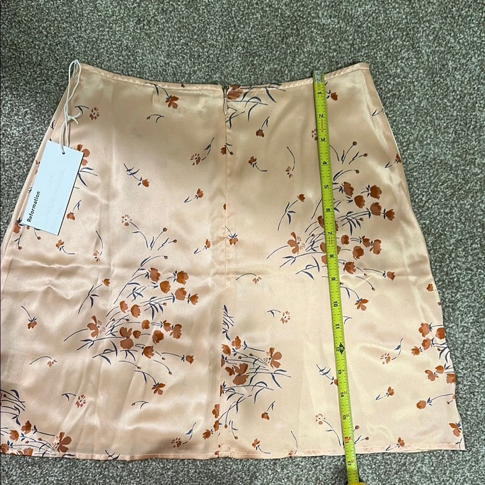 100% Silk Reformation Peach Floral A-Line Skirt - Picture 5 of 8